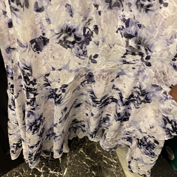 8..Alex Evenings Floral Tea Length Dress - Picture 6 of 8